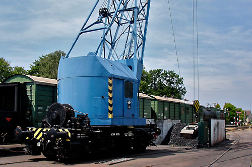 Stoomlocomotieven en kraan te Beekbergen VSM